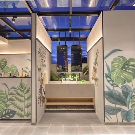 Cool Living Hotel Jakarta Exterior photo