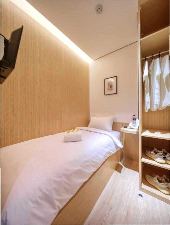 Cool Living Hotel Jakarta Exterior photo