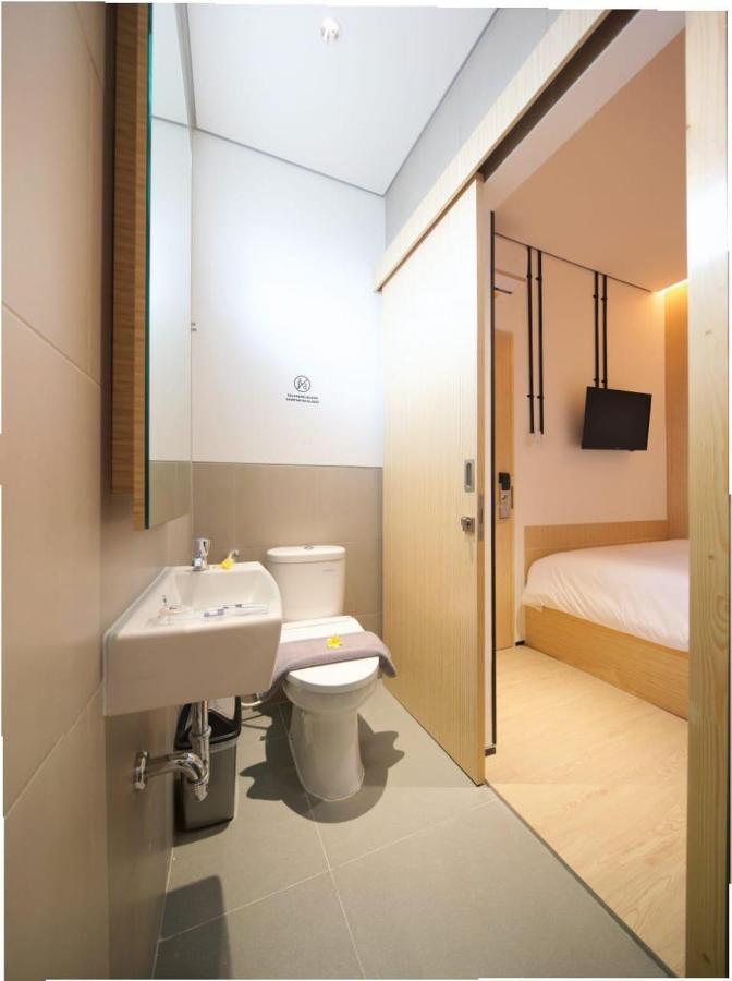 Cool Living Hotel Jakarta Exterior photo