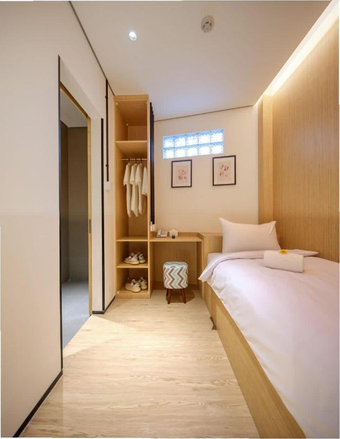 Cool Living Hotel Jakarta Exterior photo