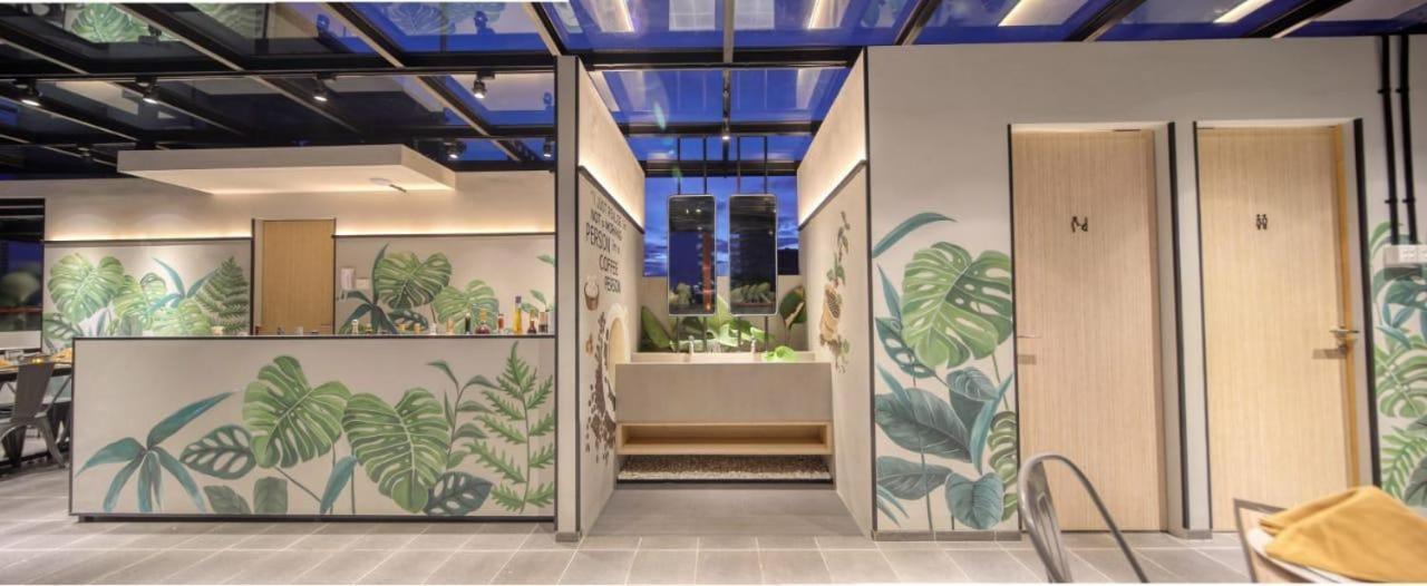 Cool Living Hotel Jakarta Exterior photo