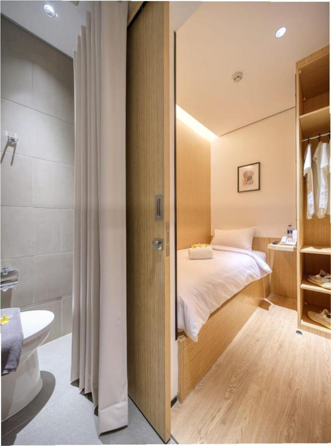 Cool Living Hotel Jakarta Exterior photo